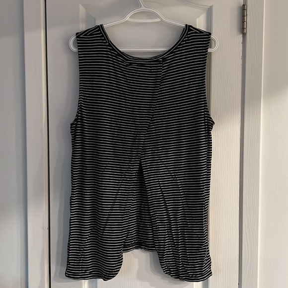 Fly away tank top - Picture 2 of 2